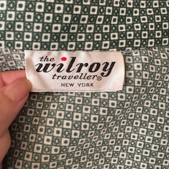 The Wilroy Traveler NY Green Patterned Button down Top - Picture 9 of 10